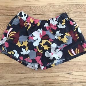 Patagonia Barely Baggy Shorts Small